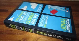 The One Hundred-Old Man Who Climbed Out .. ~ Jonas Jonasson sc NUEVO en MELB - Imagen 1 de 11