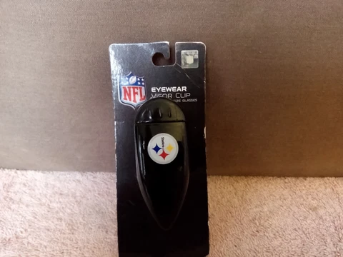 LICENSED NFL PITSBURGH STEELERS SUNGLASSES CAR SUN VISOR CLIP HOLDER NEW Cover
