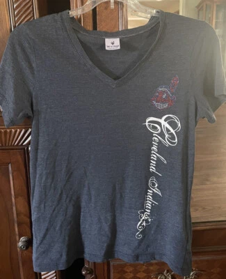 Cleveland Indians T-Shirt Women's XL V-Neck Athletic Cut 2011 - Image 1 of 4