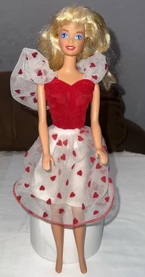 Barbie Loving You Barbie Doll She's Everyone's Sweetheart 1983 Mattel #7072 Foto 1 de 2