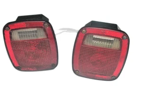 Jeep Wrangler YJ TJ 91-97 Driver Passenger Rear Tail Light Brake Pair OEM - Foto 1 di 6