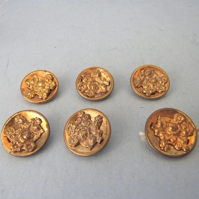 Juego 6 BOTONES de latón ahuecado perforados calados diseño de flores de latón aplicado vintage Foto 1 de 3