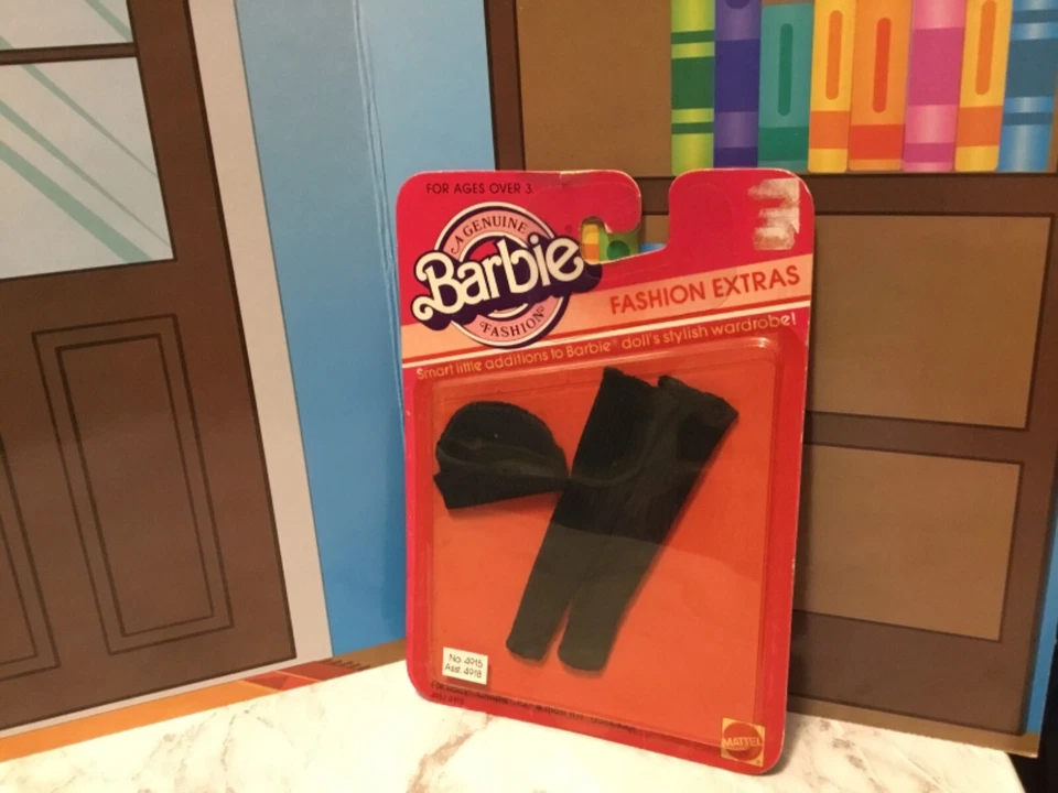 1984 Barbie Fashion Extras Pink Faux Suede Skirt Blue Stitching 9871 Mattel