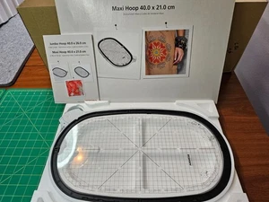 Bernina Maxi Embroidery Hoop for 7 and 8 series with grid, clips and manual - Picture 1 of 2