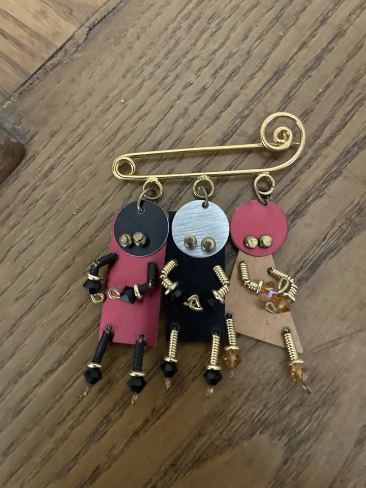 Техно Брошь, Анодированная, Алюминиевая Фигурка Людей Стиль Булавки Безопасности - Изображение 1 из 2