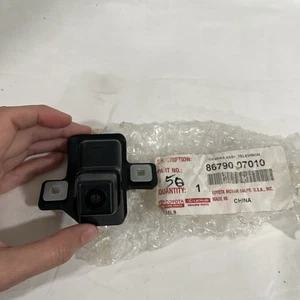 NEW OEM Camera/projector 2013-2015 TOYOTA AVALON 86790-07010 - Picture 1 of 7