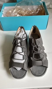 Adrienne Vittadini Sport Peggie Wedge Lace Up Sport Sandals Suede Women’s Size 8 - Picture 1 of 9