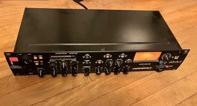 Preamplificador de tira de canal de tubo de canal de canal de voz ART 165 Foto 1 de 4