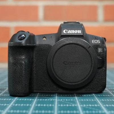 Cámara digital Canon EOS R 30,3 MP - negra (solo cuerpo) | recuento de obturadores 54 k Foto 1 de 4