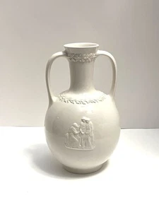 Wedgwood Embossed Queensware Double Handled Trophy Vase 6.5” - Picture 1 of 17