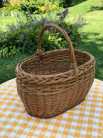 Vtg Wicker Market / Garden Basket - Medium Cover