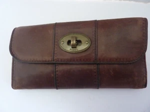 Fossil Brown Genuine Leather Trifold Wallet Clutch Locking - Picture 1 of 6