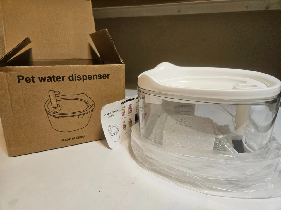 Pet water dispenser New in box  - Image 1 of 2