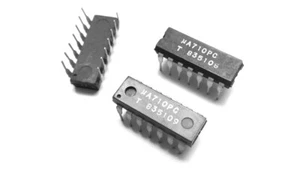 uA710PC (LM710 / SN72710N) High Speed Differential Comparator 710 IC (1 pcs) - Picture 1 of 2