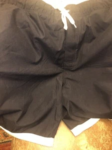 NWOT Gap Men’s Sz 40 Swim Trunks Board Shorts Black Mesh Lined White Trim 4 Pckt - Picture 1 of 10