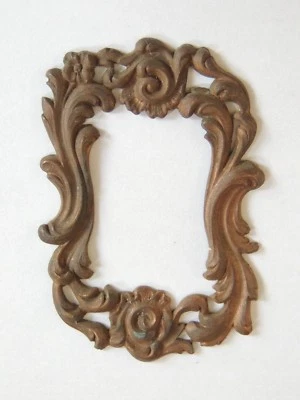 Ancien Cadre miniature en métal, inspiration rocaille, maison poupée, à coudre2 - Photo 1/2