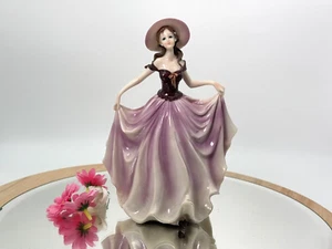Vintage Figurine Porcelain Lady Ornament Romantic - Picture 1 of 11