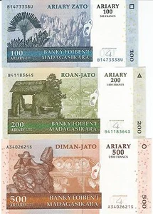 LOTE DE  3 BILLETES DE MADAGASCAR DE 100-200 Y 500 ARIARY SC EXCELENTES - Imagen 1 de 1