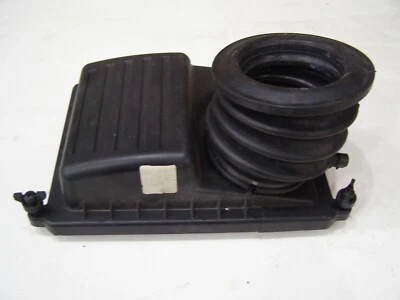 OEM 1998 Buick Park Avenue 3800 Air Filter Canister w/ Hose 25166106 - Image 1 of 3