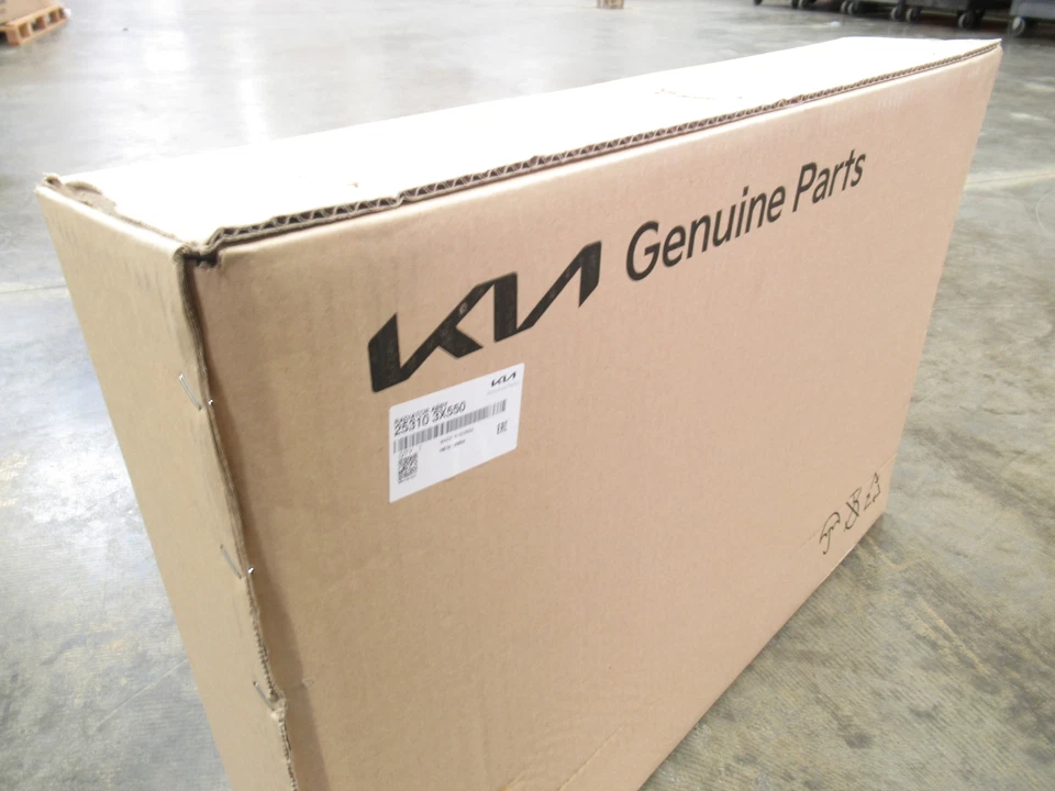 Radiador original OEM Kia 25310 3X550 2015-2018 Forte & Forte5 Foto 1 de 3