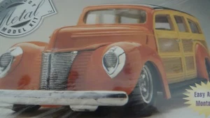 TESTORS: 1/24 Metal Body Model Kit 40 Ford "WOODIE" #7164 Model Car Kit, MISB. - Picture 1 of 4