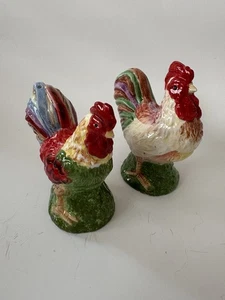 Coctelera de sal y pimienta de gallo y gallina brillante colorido decoración de granja - Imagen 1 de 8