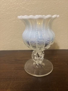 Beautiful Vintage Fenton Hand Blown Opalescent White Fluted Art Glass Vase 5.5" - Picture 1 of 12