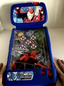 Máquina de pinball de mesa Marvel Heroes con luces intermitentes, sonidos y música - Imagen 1 de 12