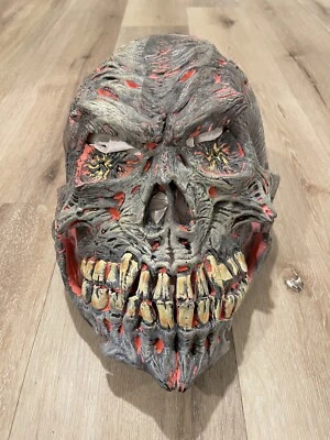 Halloween Demon Skull Latex Mask by Disguise 2002~ MINT - Image 1 of 4