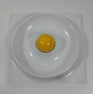 PORTACENERE PLASTICA CON PALLINA - Imagen 1 de 2