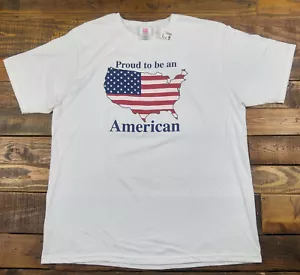 Nuova T-shirt bianca PROUD TO BE AN AMERICAN con grafica a maniche corte taglia XL - Foto 1 di 4