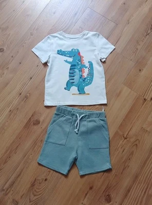 C&A 2tlg.Set 98/104 T-Shirt KROKODIL weiß+Pull On SHORTS gerippt salbeigrün neuw - Bild 1 von 4
