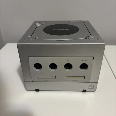 Nintendo GameCube Platinum Silver DOL-001 Console Only FOR PARTS Doesn't Read - Image 1 of 4
