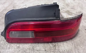 Luz trasera derecha pasajero derecho Acura Legend 1991 a 1995 4 puertas #3887 - Imagen 1 de 3