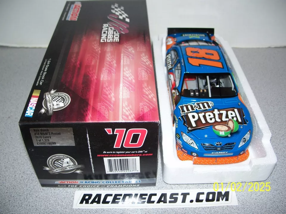 #18 KYLE BUSCH 2010 M&M PRETZEL 1/24 TOYOTA CAMRY JOE GIBBS RACING - Image 1 of 1