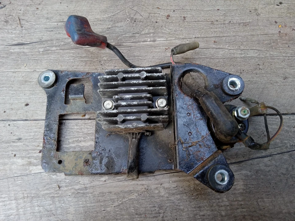 1983 KAWASAKI KZ 750 Voltage Regulator Solinoid kz750 kz750m ltd oem original - Imagem 1 de 1