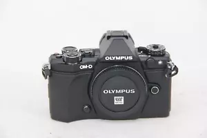 Olympus E-M5 Mark ii con 12-100mm f4.0 IS Pro Kit (demostrador) Sin rastro de desgaste - Imagen 1 de 4