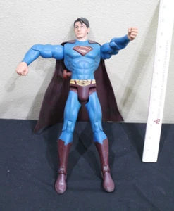 12" Superman figure with cape, arm movement - Picture 1 of 8