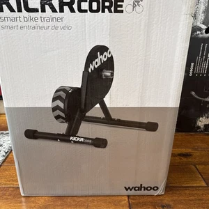 Neu Wahoo KICKR CORE Direct Drive Fahrrad Widerstandstrainer für Radfahren/Spinnen - Bild 1 von 13