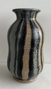 "Florero de cerámica Pepin Farm Peter Deneen Stripes 2008 Maiden Rock Wisconsin 11-1/8""" - Imagen 1 de 17