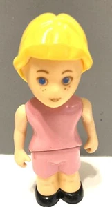Little Tikes Person Figur blondes Haar rosa Oberteil/Shorts Tochter Mädchen Figur. - Bild 1 von 6