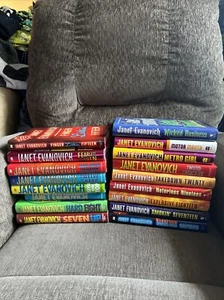 Lot 17 Janet Evanovich HC/DJ Stephanie Plum books 7, 8, 10-20, 26 Metro Wicked - Imagen 1 de 20
