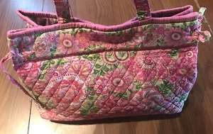 Cravatta Vera Bradley Petalo Rosa Ottime Condizioni OGGETTO DIFFICILE DA TROVARE - Foto 1 di 12