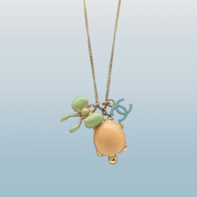 Collar Chanel Marca Coco Logo Tortuga Cinta Dije Color Dorado 21cm Japón [Usado] Foto 1 de 4