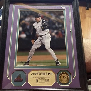 Curt Schilling Arizona Diamondbacks Gold Coin Team Pin Highland Mint 41/1000 - Picture 1 of 4