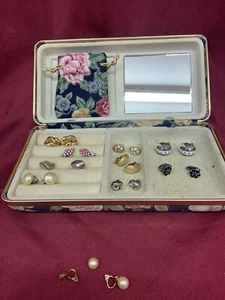 Vintage Selection Of Clip On Earings & Two Jewellery Boxes - Picture 1 of 14