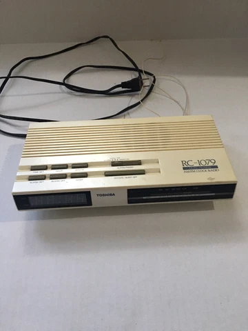 Toshiba Vintage RC-1079 Dual Alarm AM/FM Clock Radio Tested Working Cover