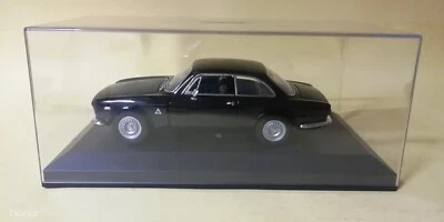 ROAD SIGNATURE, SCALA 1/18, ALFA ROMEO GIULIA GT 1965 IN TECA - Immagine 1 di 4