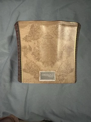 Croscill Hogar Baño Cepillo de Dientes Accesorio Borde Dorado Esquinas Beige Crema Foto 1 de 4