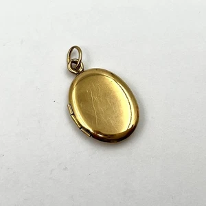 14k Yellow Gold Vintage Classic Engraved Oval Locket Pendant (LO1017583) - Picture 1 of 12